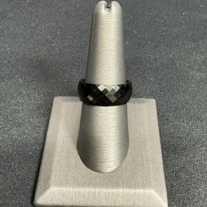 Faceted Black Ring